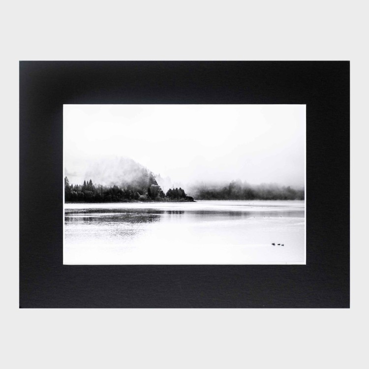 Fotografia autorska czarno biała "Czorsztyn" 30x40cm