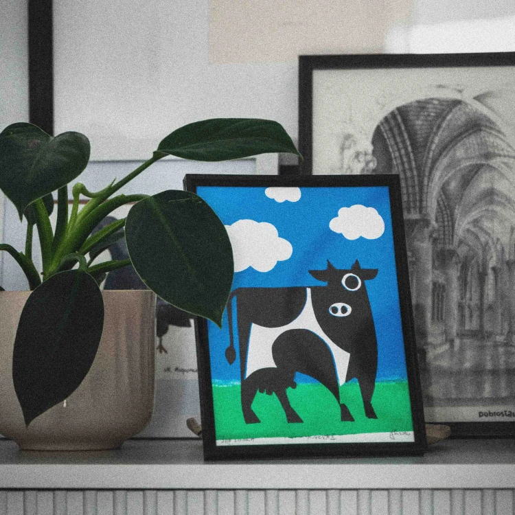 Linoryt "Muućka II" - wesoła krowa, w ramce 15x20cm