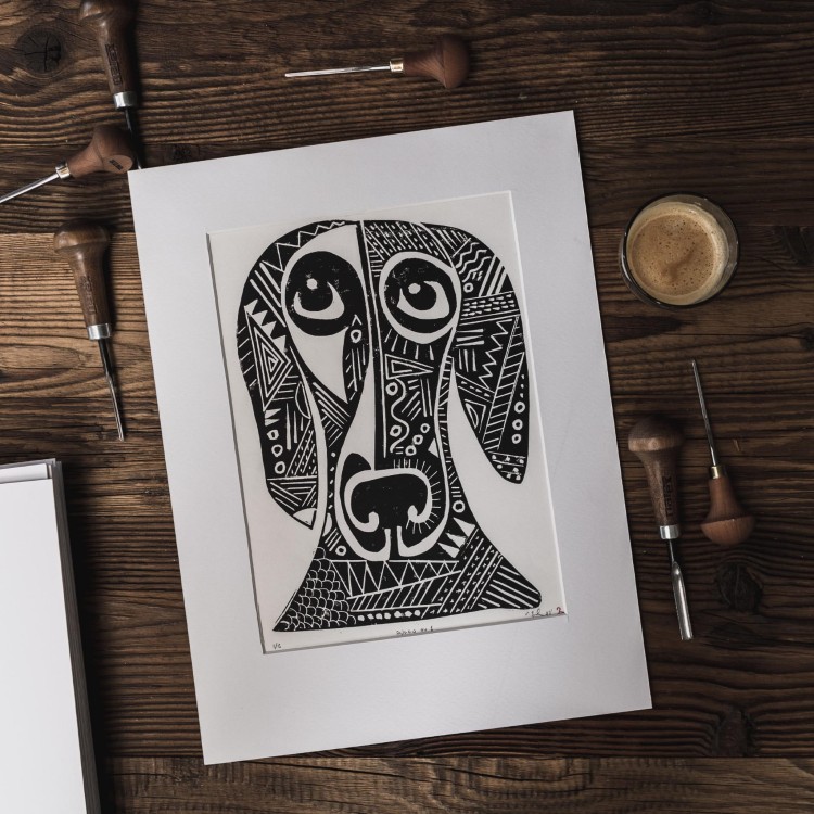 Autorska grafika warsztatowa, wykonana w pracowni Ostatnie Sztuki, techniką druku wypukłego, linorytu. Linoryt print.