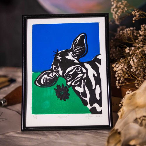 Autorska grafika warsztatowa, wykonana w pracowni Ostatnie Sztuki, techniką druku wypukłego, linorytu. Linoryt print.