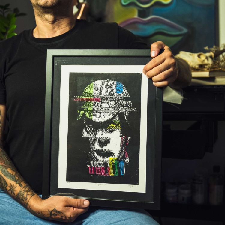 Autorska grafika warsztatowa, wykonana w pracowni Ostatnie Sztuki, techniką druku wypukłego, linorytu. Linoryt print.