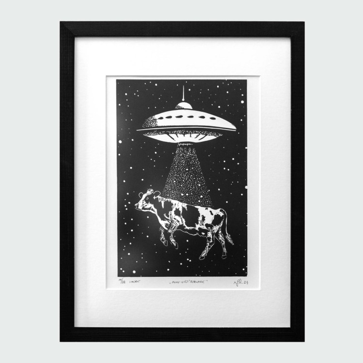 Oryginalny linoryt przedstawiający perypetie krowy porwanej przez UFO.