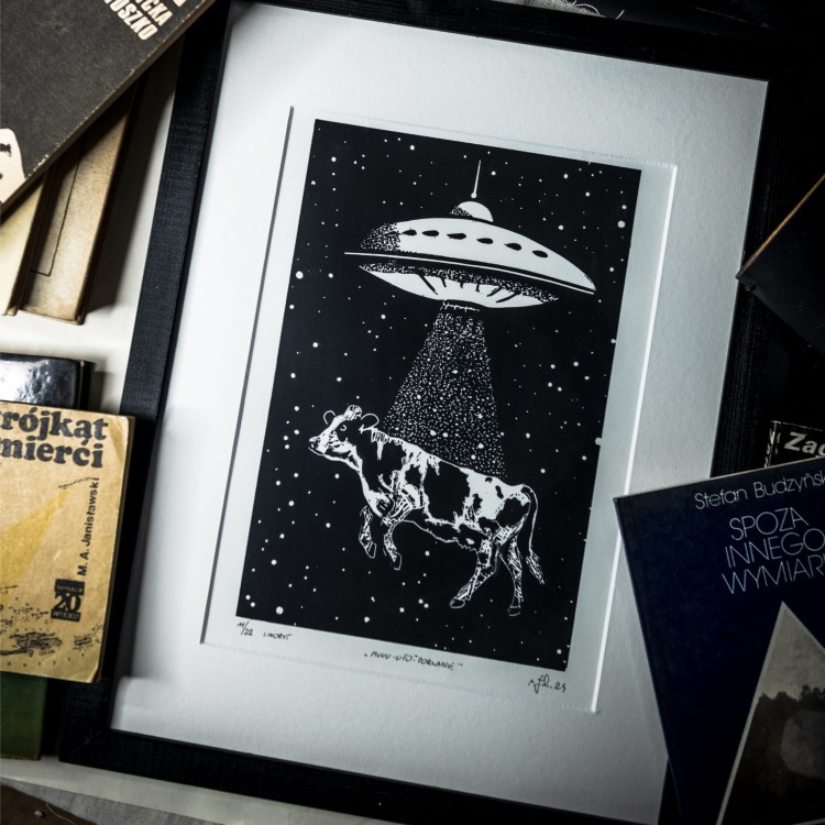 Oryginalny linoryt przedstawiający perypetie krowy porwanej przez UFO.